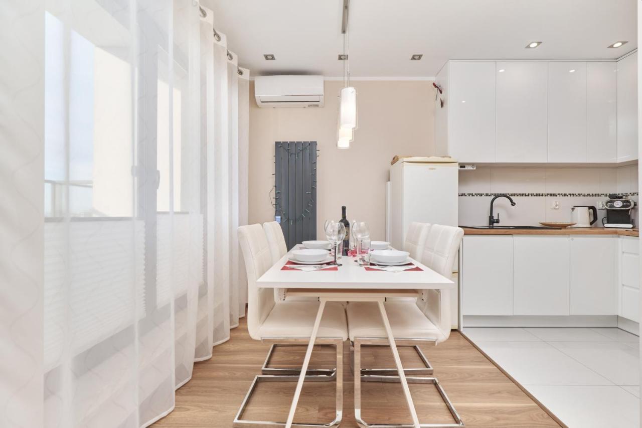 Apartment Wroclaw Krakowska With Balcony And Free Garage By Noclegi Renters Exterior photo