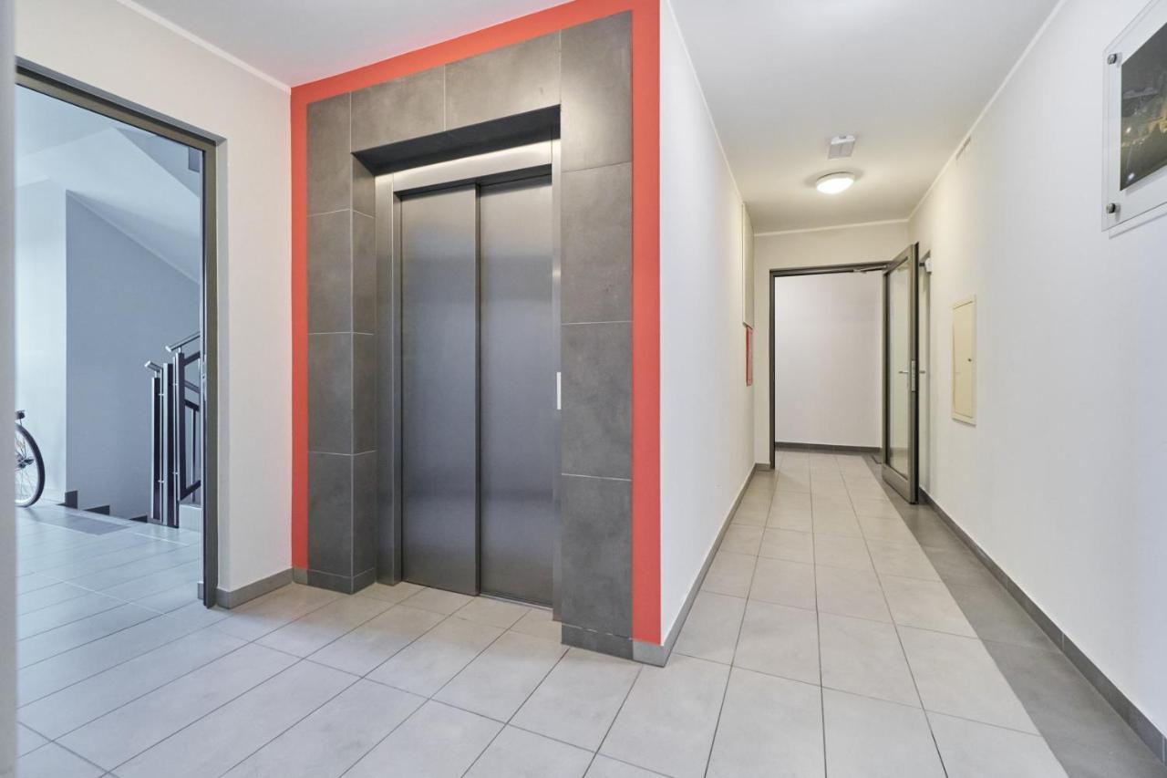 Apartment Wroclaw Krakowska With Balcony And Free Garage By Noclegi Renters Exterior photo